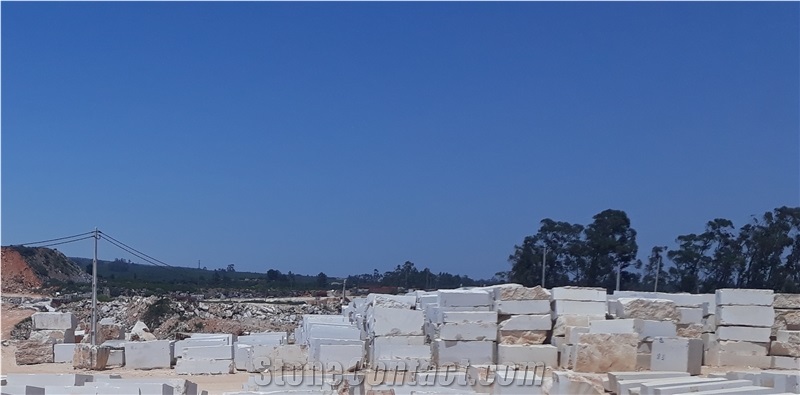 Moca Creme Imperial Limestone Blocks