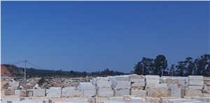 Moca Creme Imperial Limestone Blocks Moca Creme Imperial Limestone Blocks
