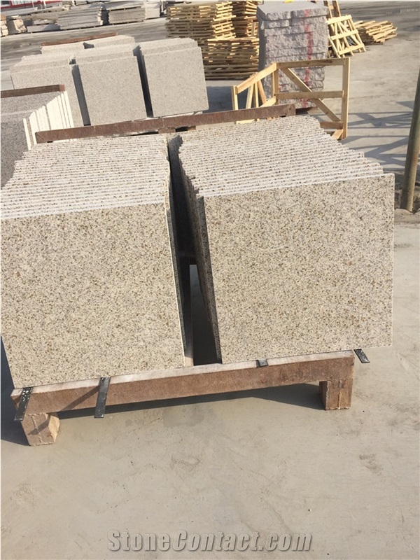 Polished Shandong Misty Yellow Granite Floor Tiles