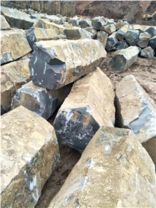 China G684 Black Basalt Natural Stone Columns
