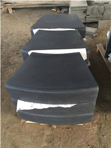 China Hainan Black Basalt Honed Kerbstone