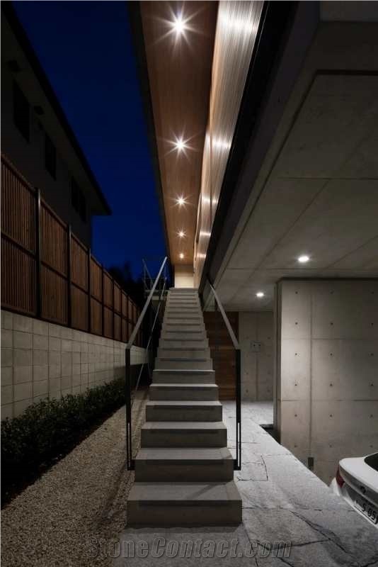 China Hainan Black Basalt Tiles Natural Wall Cladding