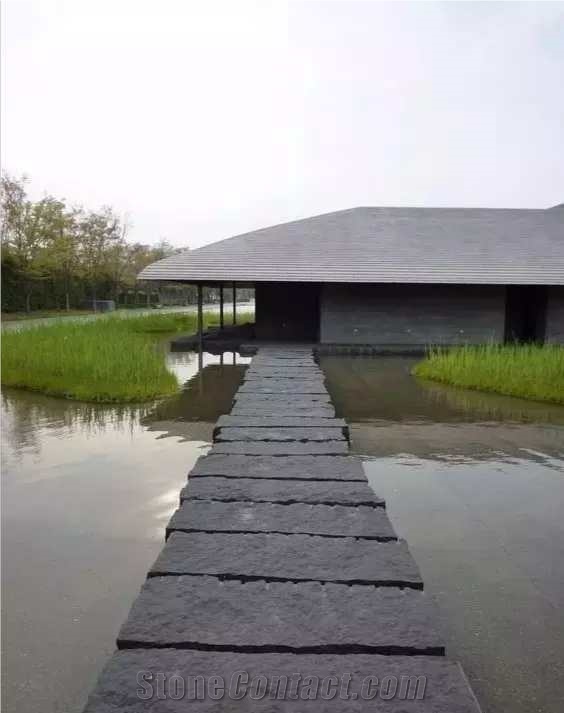 China Hainan Black Basalt Tiles Natural Wall Cladding