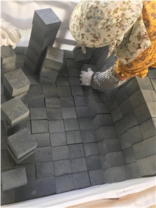Zhangpu Black Basalt Flamed Cube Stone Pavers