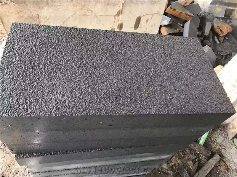 China Absolutely Black Color Granite Cobble Stone