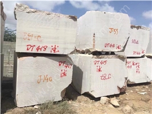 Tippy Beige Limestone Blocks