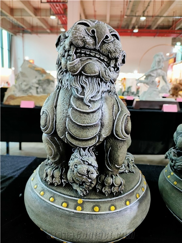 G654 Black Granite Lion Printing Stone Carving Art