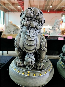G654 Black Granite Lion Printing Stone Carving Art