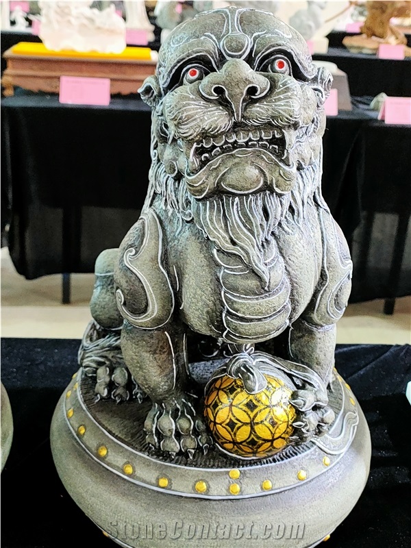 G654 Black Granite Lion Printing Stone Carving Art