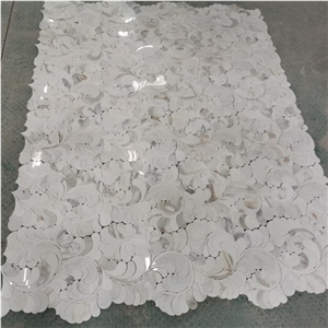 Calacatta Borghini Marble Flower Mosaic Pattern