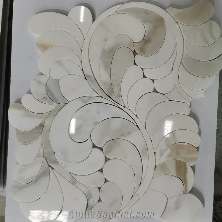 Calacatta Borghini Marble Flower Mosaic Pattern