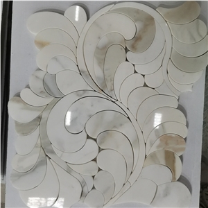 Calacatta Borghini Marble Flower Mosaic Pattern