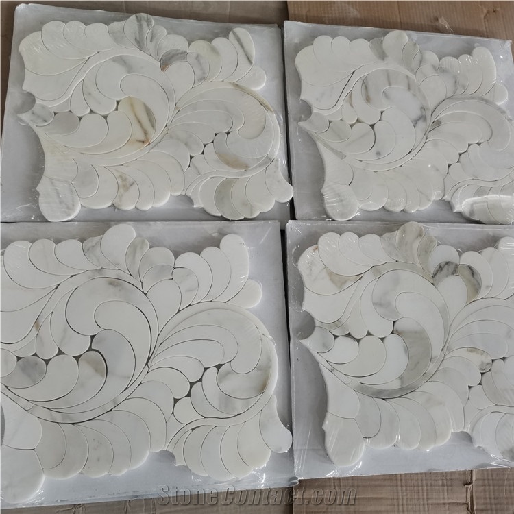 Calacatta Borghini Marble Flower Mosaic Pattern