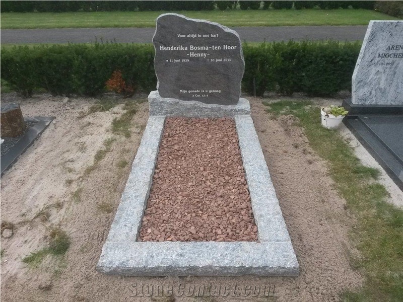 Black Granite Monument & Tombstone & Headstone
