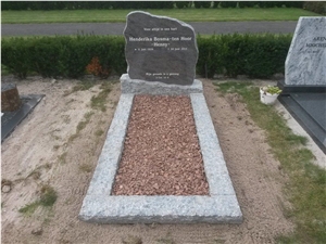 Black Granite Monument & Tombstone & Headstone