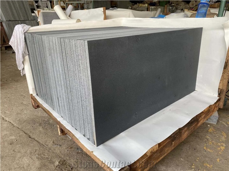 China Hainan Grey Andesite Honed Floor Tiles