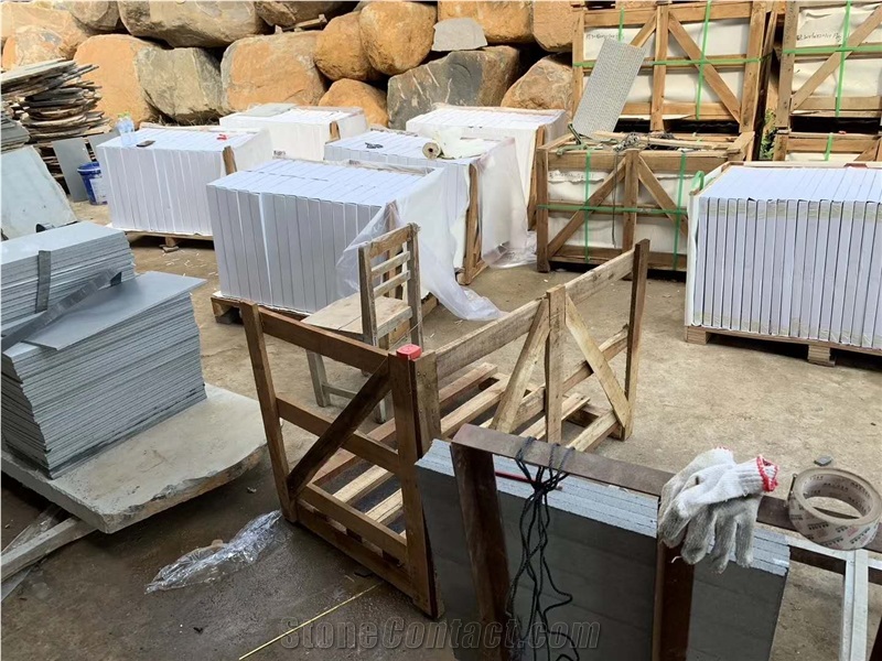 China Hainan Grey Andesite Honed Floor Tiles