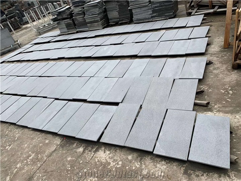 China Hainan Grey Andesite Honed Stair Treads