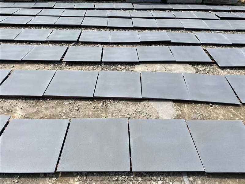 China Hainan Grey Andesite Honed Stair Treads