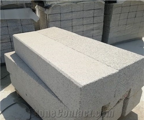 Natural Granite Stone Bollards Flamed Kerbs