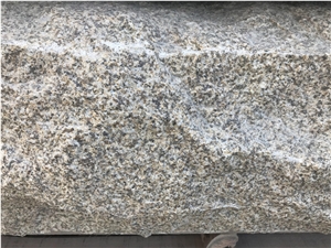G682 Gold Granite Column Pillar Gatepost Pillar