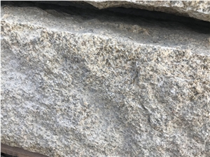 G682 Gold Granite Column Pillar Gatepost Pillar