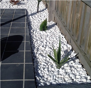 White Pebble Stone Landscaping Stones