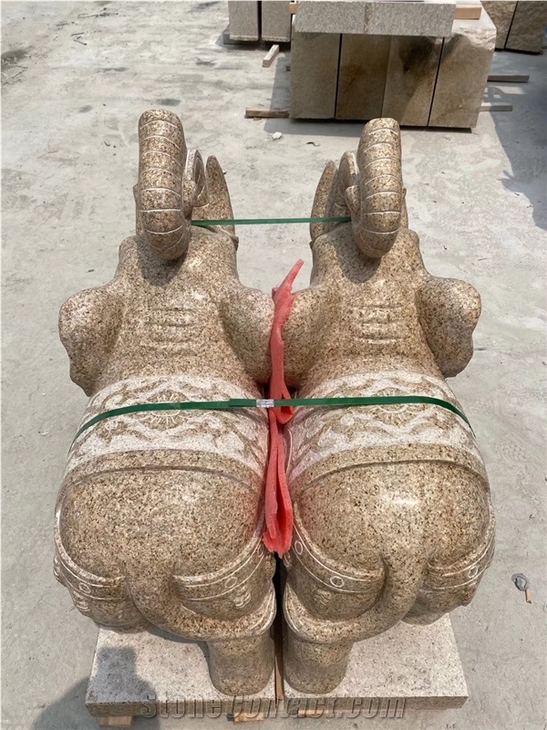 Polished Yellow Granite Garden Animal Statues