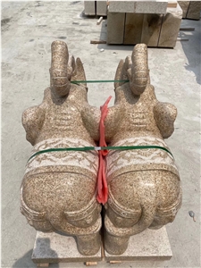 Polished Yellow Granite Garden Animal Statues