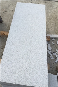 Chinese Granite Pearl White Tiles Slabs Quarry
