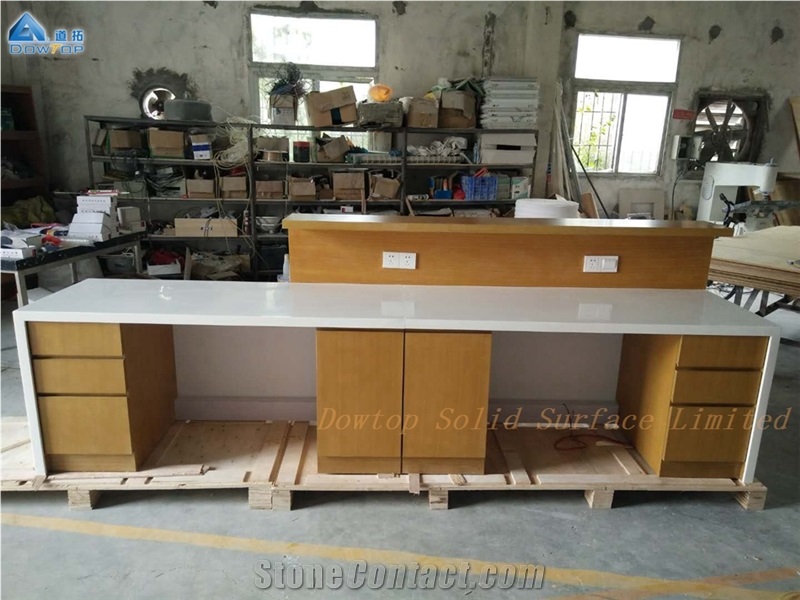 Gloss Solid Surface Reception Desk Design