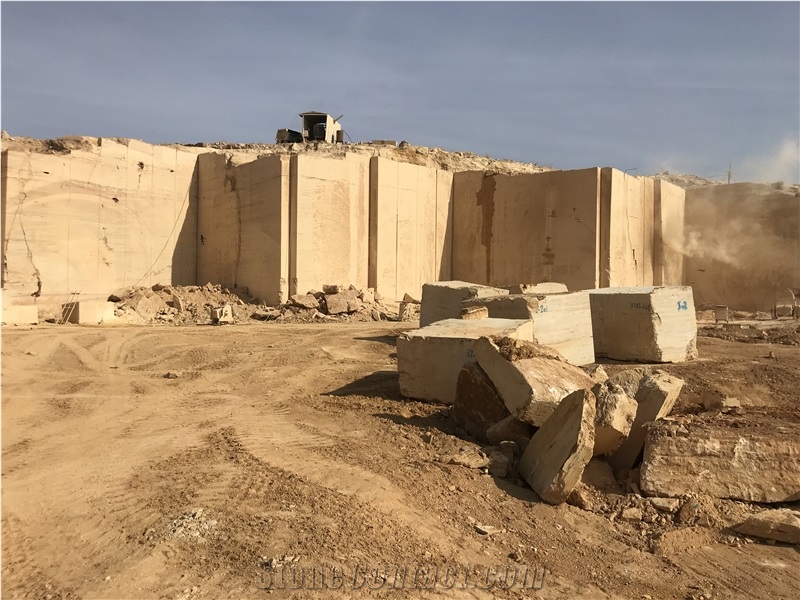 Lemone Azarshahr Travertine Block