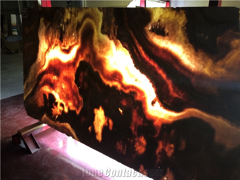 Fuoco Onyx Slabs
