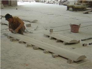 G682 Yellow Rusty Granite Garden Road Side Stone