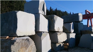 Agrinio Grey Sandstone Raw Blocks in Stock Agrinio Grey Sandstone Raw Blocks in Stock