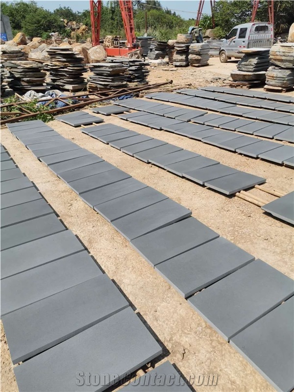China Black Basalt Floor Covering Tiles