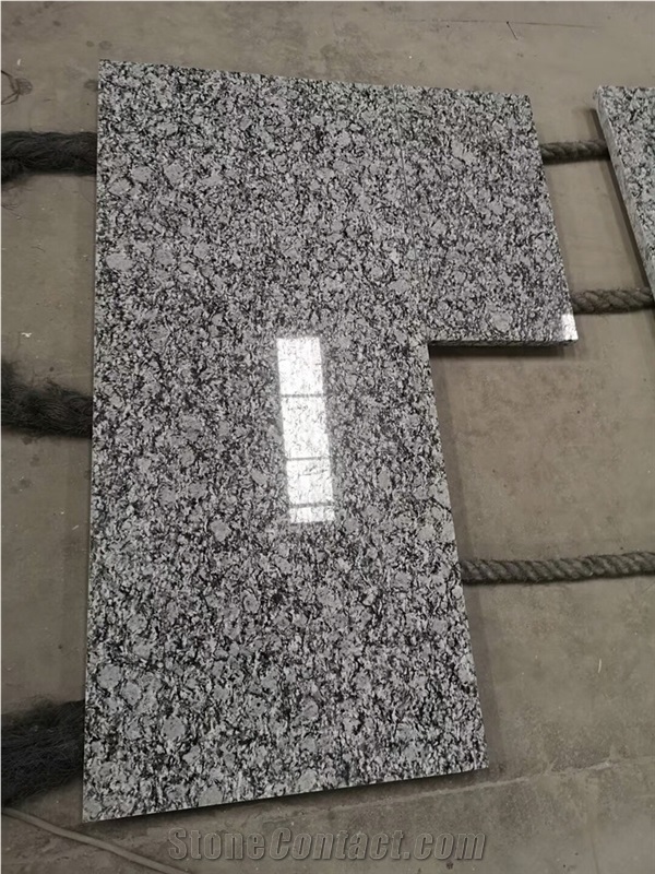 Spray White Granite Bathroom Countertop