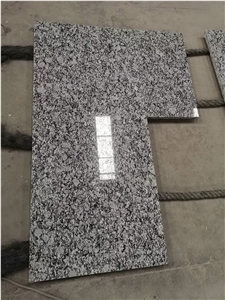 Spray White Granite Bathroom Countertop