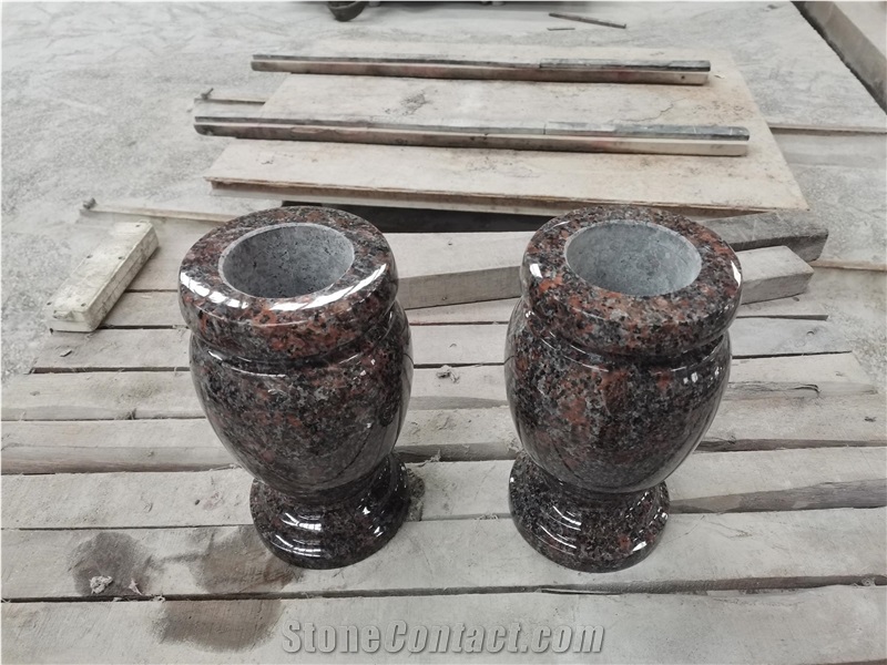 Turned Vase (All Polished) Dakota Mahogany Granite