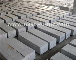 China Popular Chear Grey Granite Kerbstone