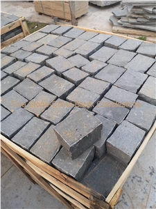 China Black Cobblestone Graden Paving