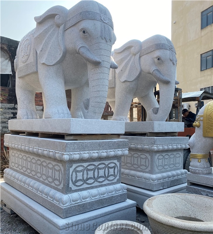 White Grainte Elephant Sculptures 1.8m Carving