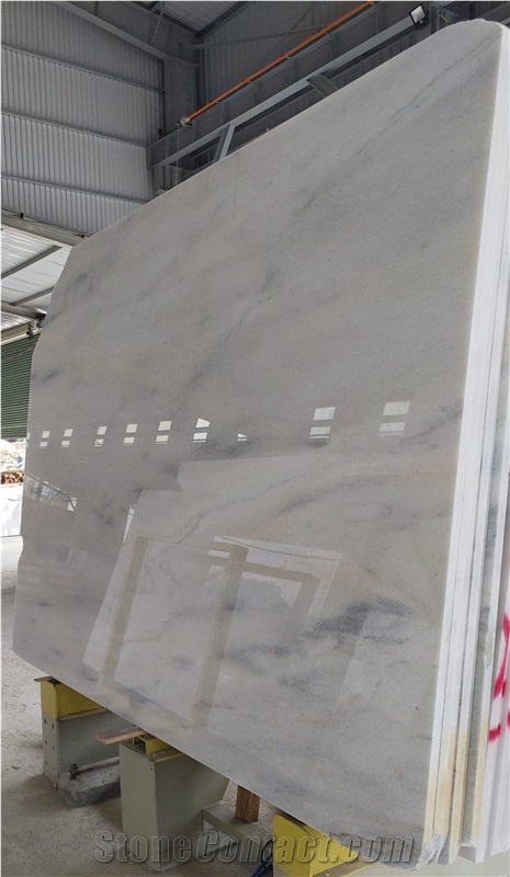 Cloudy Vein White Crystal Marble Slab