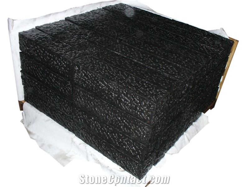 G684 Black Granite Kerbstone and Palisades