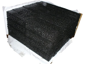 G684 Black Granite Kerbstone and Palisades