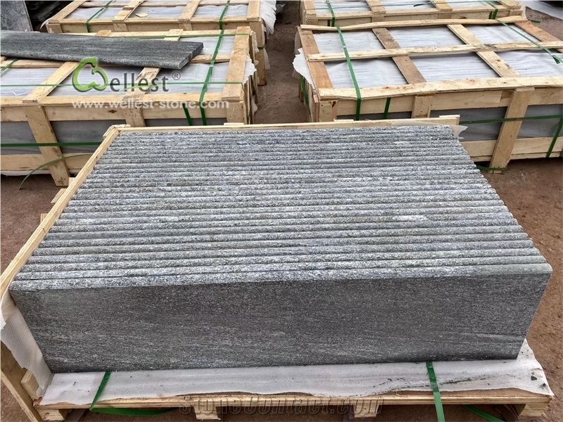 G302 Nero Santiago Granite Bullnose Stairs