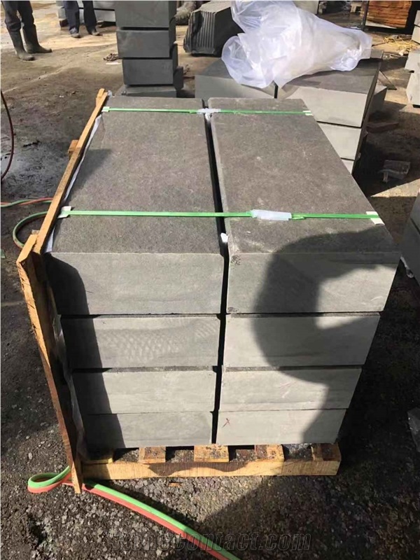Black Volcano Basalt Flamed Step Block