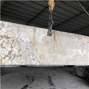 China Snow Gold Granite Slabs