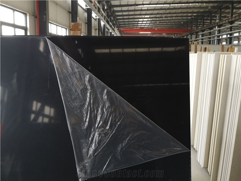 Black & White Quartz Slabs