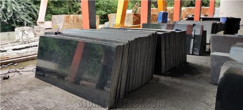 Ivory Black Granite Slabs